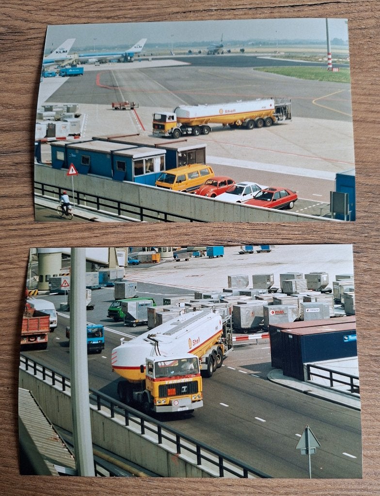 2 Oude Foto's Schiphol Vliegtuigen Shell Tankwagens, Ophalen of Verzenden, Zo goed als nieuw, Kaart, Foto of Prent