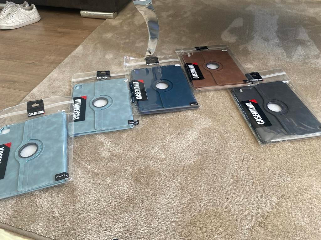 2x Casemania iPad Hoes Lichtblauw - Nieuw in verpakking, Ophalen, Nieuw, 10 inch, Bescherming voor- en achterkant