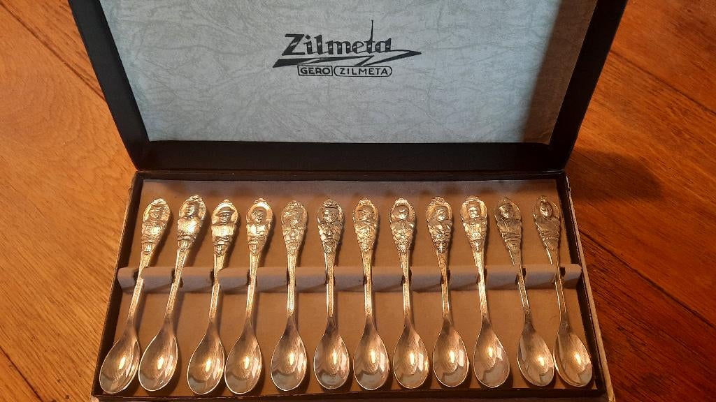 Gero zilmeta klederdracht koffielepels, Ophalen of Verzenden
