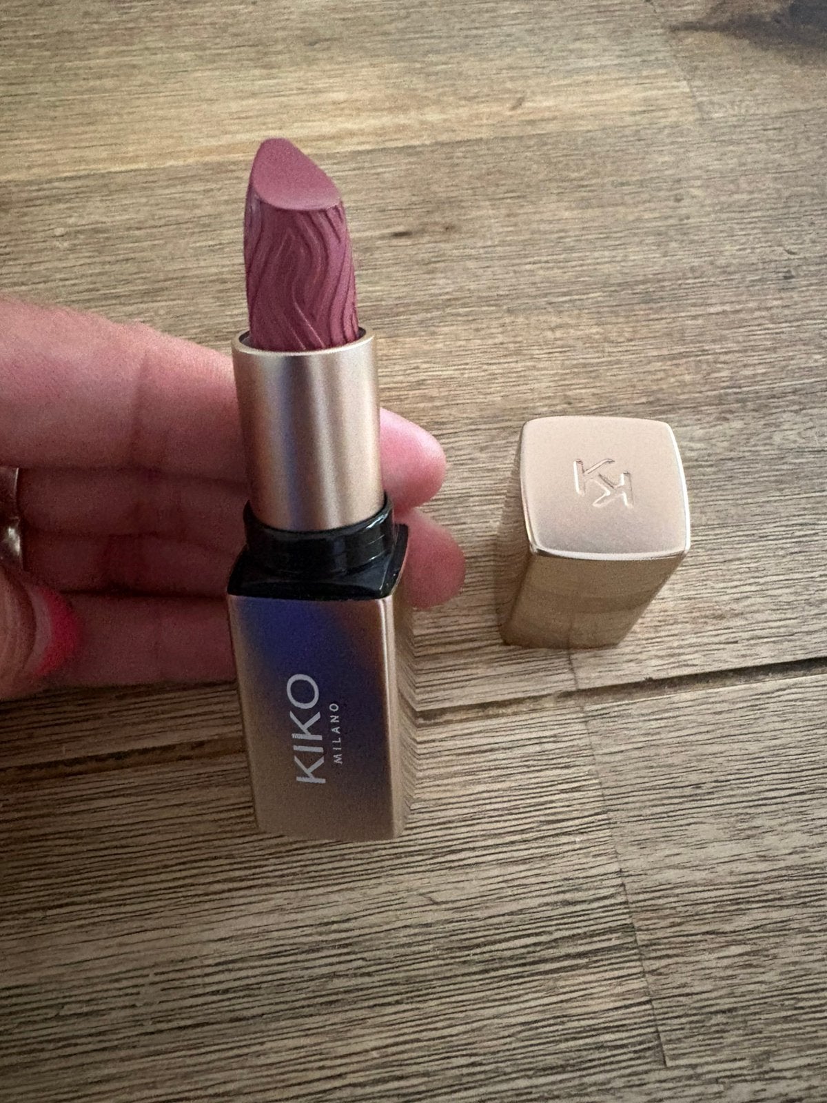 KIKO Milano Beauty Essentials Hydrating Shiny Lipstick - 01, Lippen, Nieuw, Ophalen of Verzenden, Make-up
