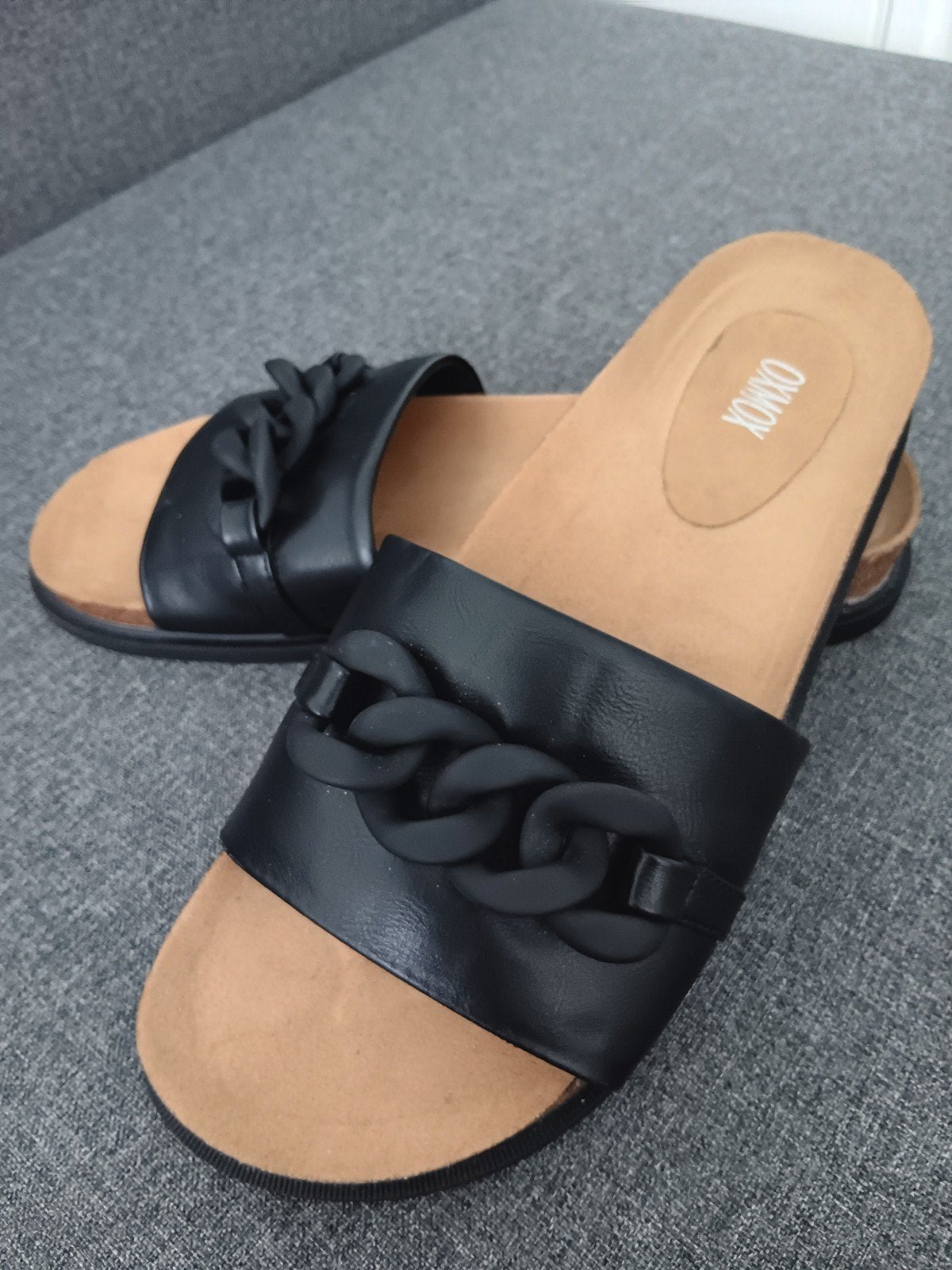 Slippers mt 42, Oxmox, Kleding | Dames, Schoenen, Ophalen of Verzenden, Zo goed als nieuw, Zwart
