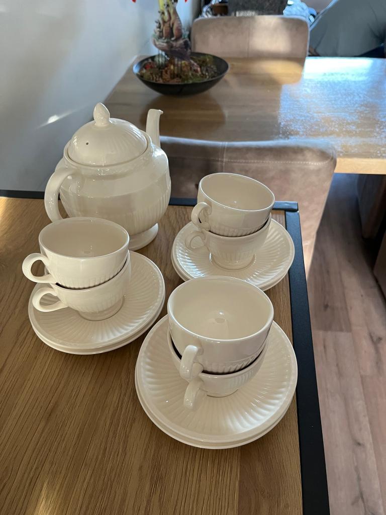 wedgwood, Ophalen of Verzenden, Nieuw, Porselein, Kop en/of schotel