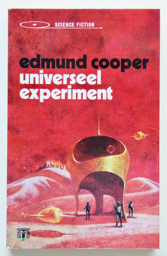 Edmund Cooper - Universeel experiment, Ophalen of Verzenden, Gelezen