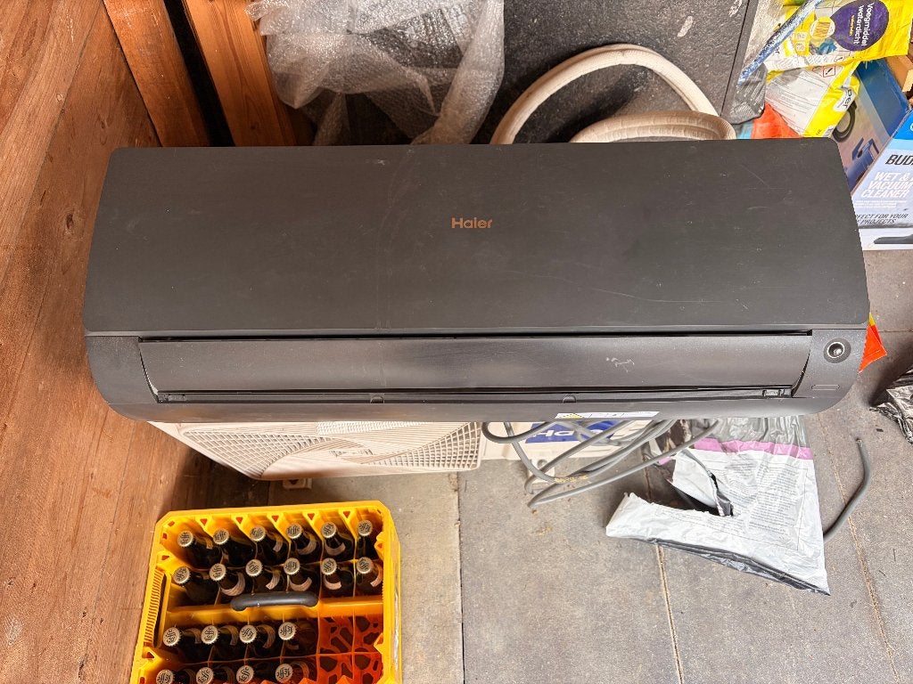Haier airco, Ophalen, Koelen en Ontvochtigen, 3 snelheden of meer, Zo goed als nieuw