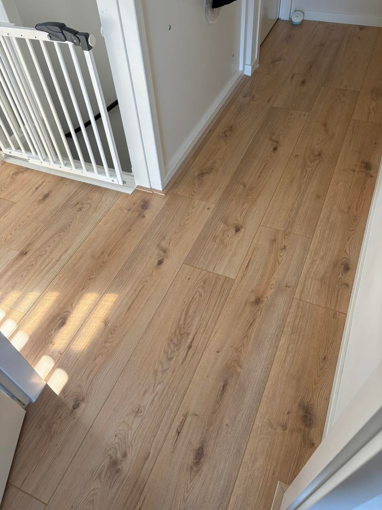NIEUW kwaliteit laminaat (45 m²) incl. ondervloer + plinten, Ophalen, 50 tot 150 cm, Nieuw, 10 m² of meer