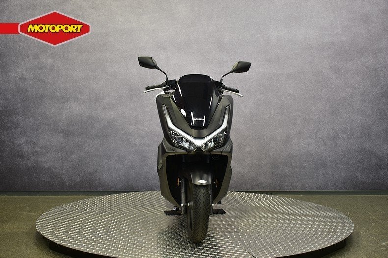 Honda PCX 125 (bj 2025), Info@motoportwormerveer.nl, Scooter, Honda Motor Europe, Bedrijf