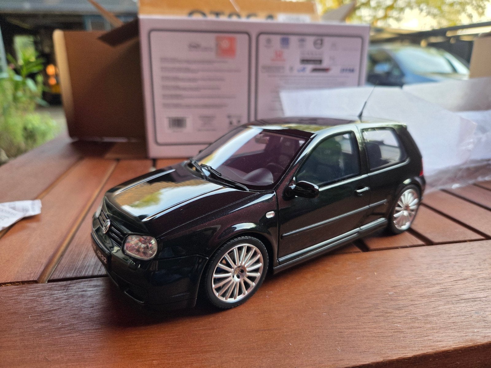 vw volkswagen golf 3.2 r32 1:18 ottomobile, Ophalen of Verzenden, Zo goed als nieuw, Auto, OttOMobile