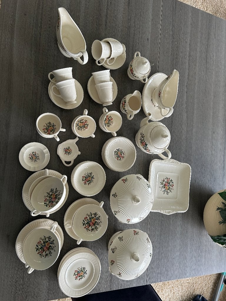 volledig servies wedgewood conway 6 delig in perfecte staat, Huis en Inrichting, Ophalen, Klassiek, Zo goed als nieuw, Compleet servies