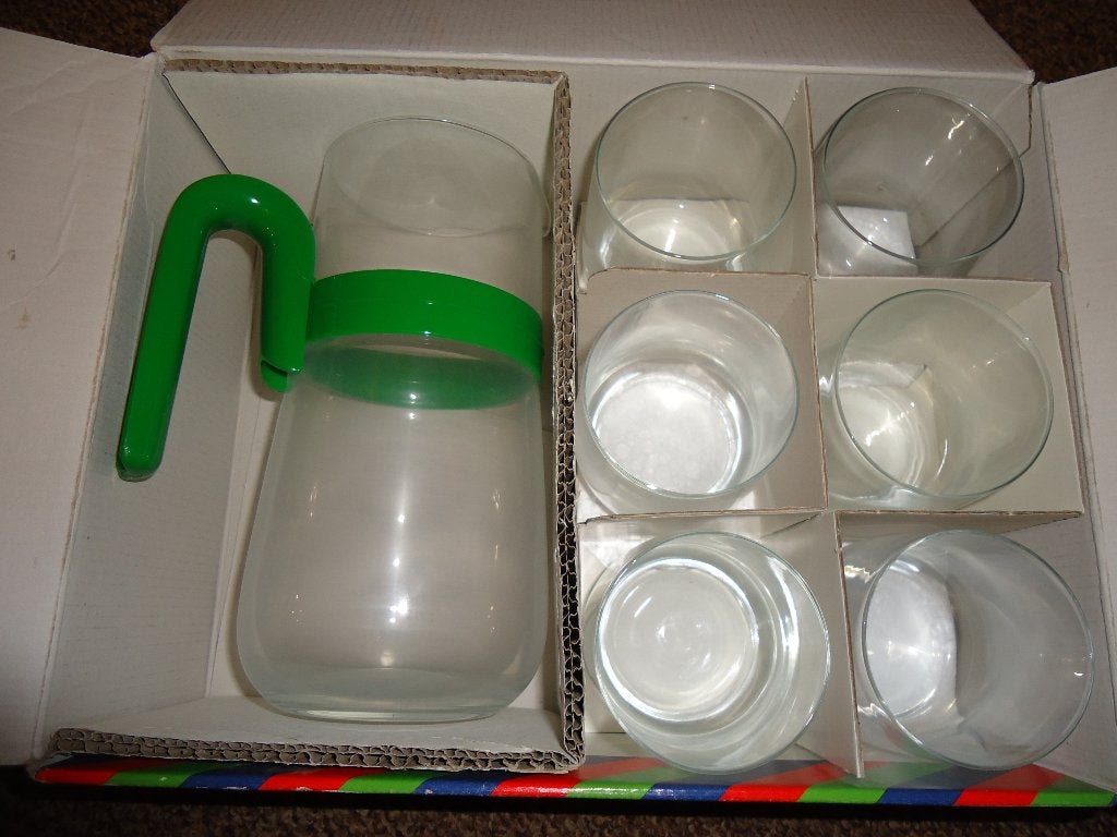 sap/waterkan met 6 glazen, Huis en Inrichting, Nieuw, Ophalen of Verzenden, Glas, Bord(en)