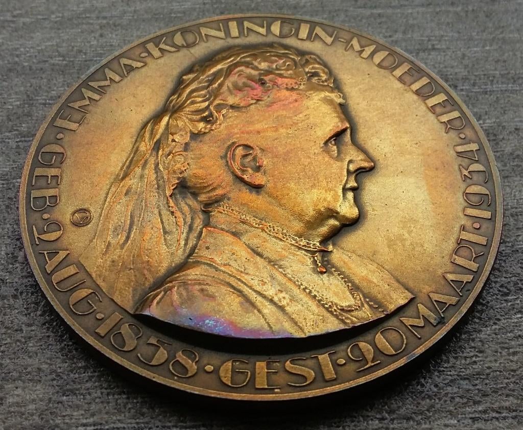 Jaar 1934 Brons Bronzen Overlijdens Penning Koningin Emma, Ophalen of Verzenden, Brons, Nederland