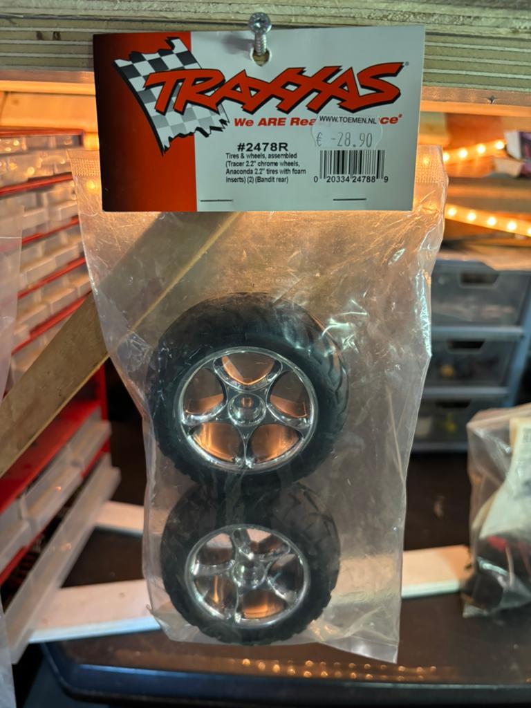 Nieuwe traxxas condor banden, Ophalen of Verzenden, Zo goed als nieuw