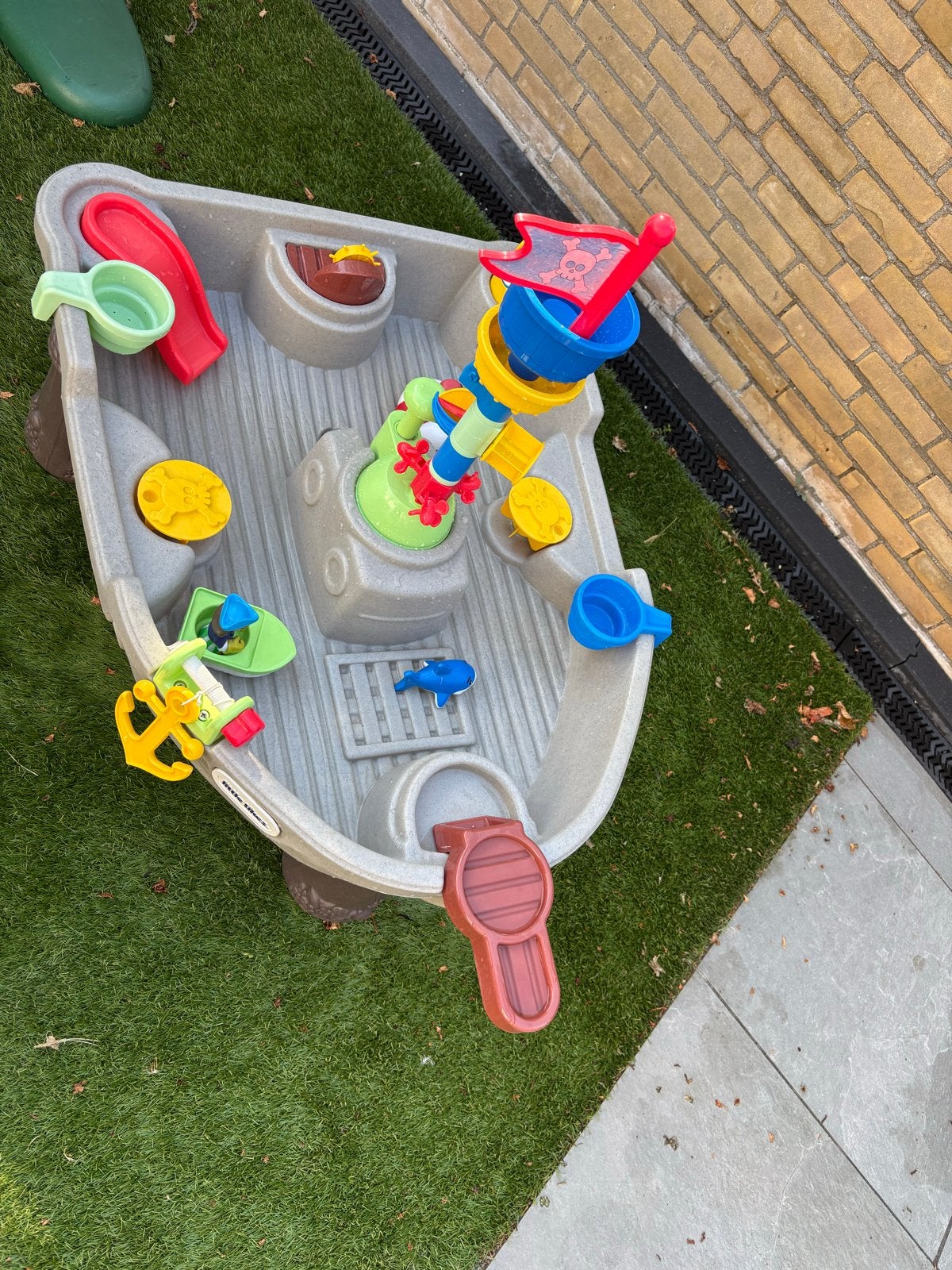 Little Tikes Watertafel Piratenschip - Urenlang Speelplezier, Kinderen en Baby's, Speelgoed | Buiten | Los speelgoed, Ophalen