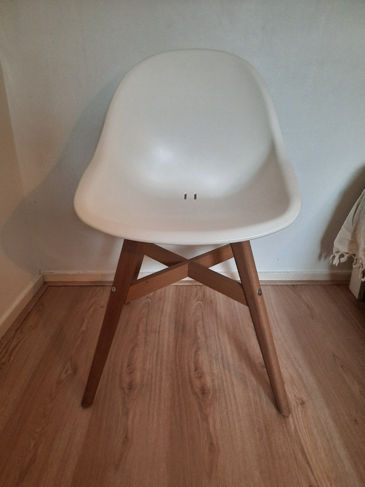 3x IKEA Eetkamerstoelen - Kunststof zitting, Houten poten, Kunststof, Drie, Wit, Ophalen of Verzenden