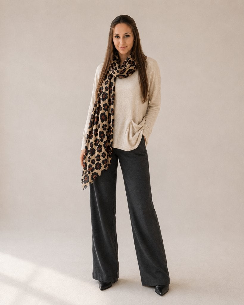 Sarah Pacini - Designer setje ecru trui leopard shawl, Sarah Pacini, Beige, Maat 42/44 (L), Ophalen of Verzenden