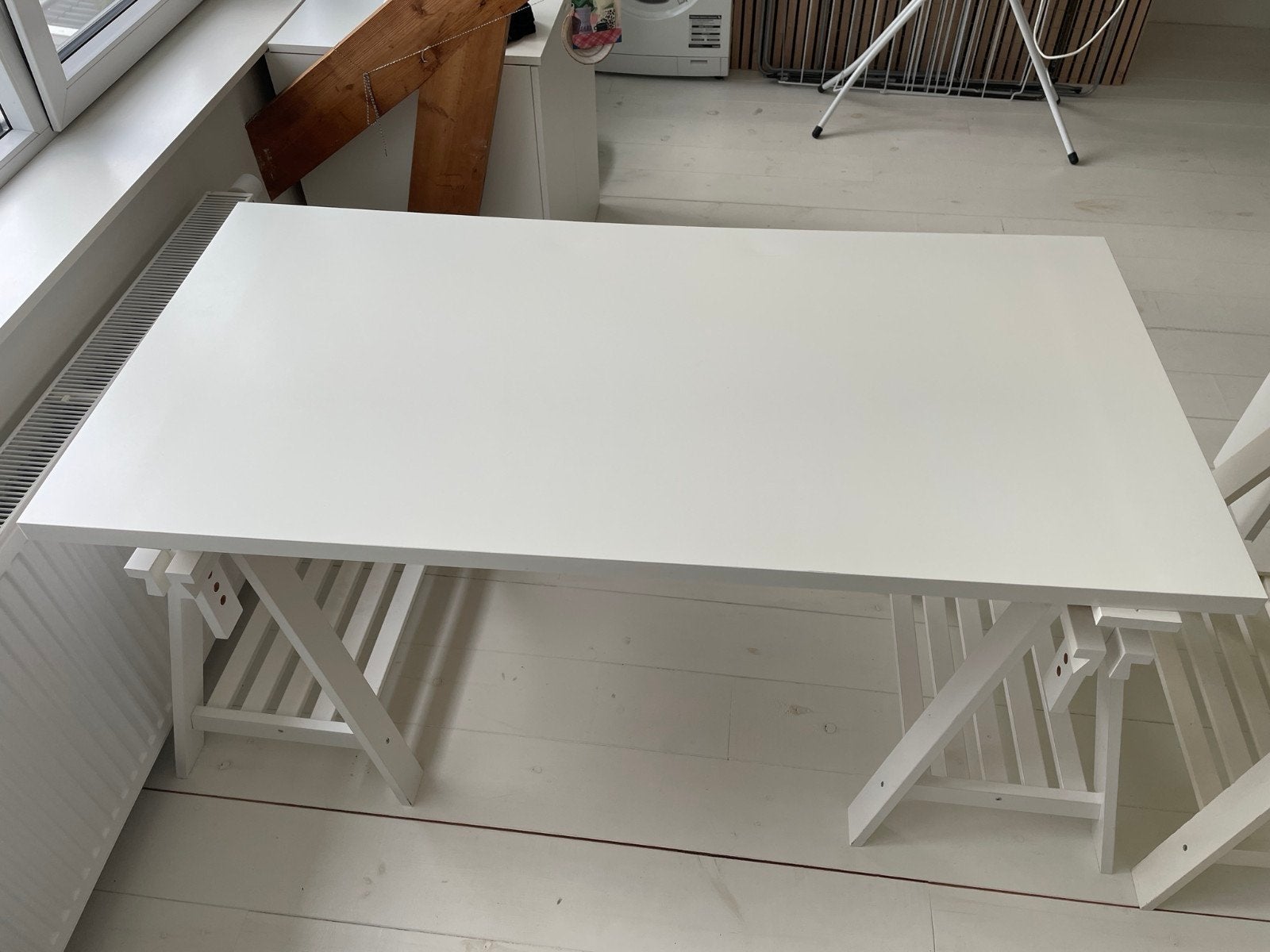 IKEA Linnmon / Adils bureau met verstelbare schragen, Ophalen, Gebruikt, Tot twee personen, 50 tot 100 cm