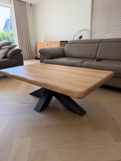 Prachtige eikenhouten salontafel, model Livingstone, Ophalen, 100 tot 150 cm, Eikenhout, Livingstone – Verweerd