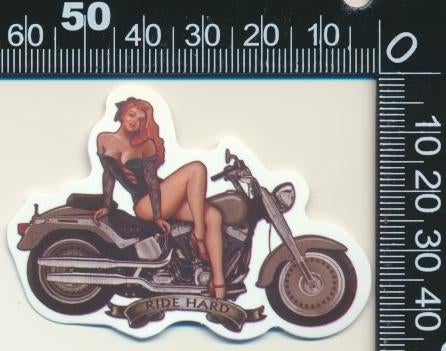 Sticker: Vintage Pin Up Girl (91), Verzamelen, Stickers, Ophalen of Verzenden, Zo goed als nieuw, Bedrijf of Vereniging