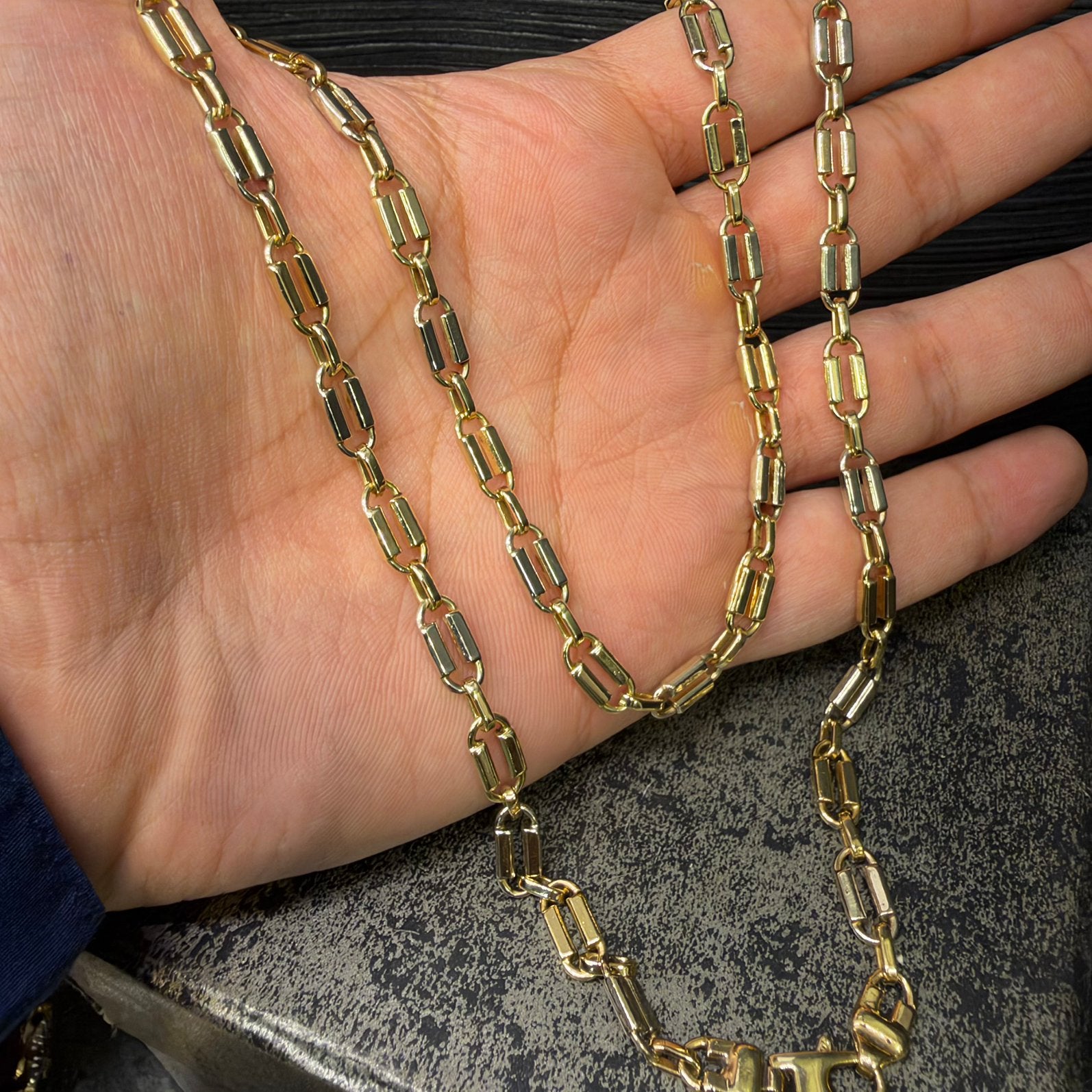 14k gouden ketting massief schakel bicolour 70 cm, Ophalen of Verzenden, Zo goed als nieuw, Goud