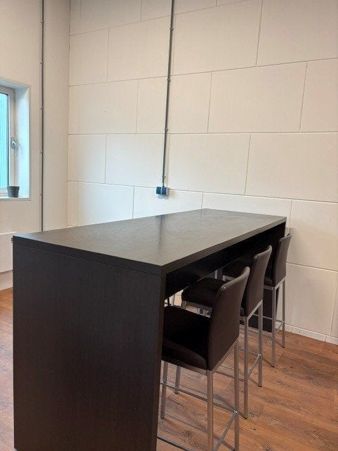 Luxe zwarte bar / bartafel – inclusief 6 barkrukken, Ophalen, Zo goed als nieuw, Inclusief barstoelen