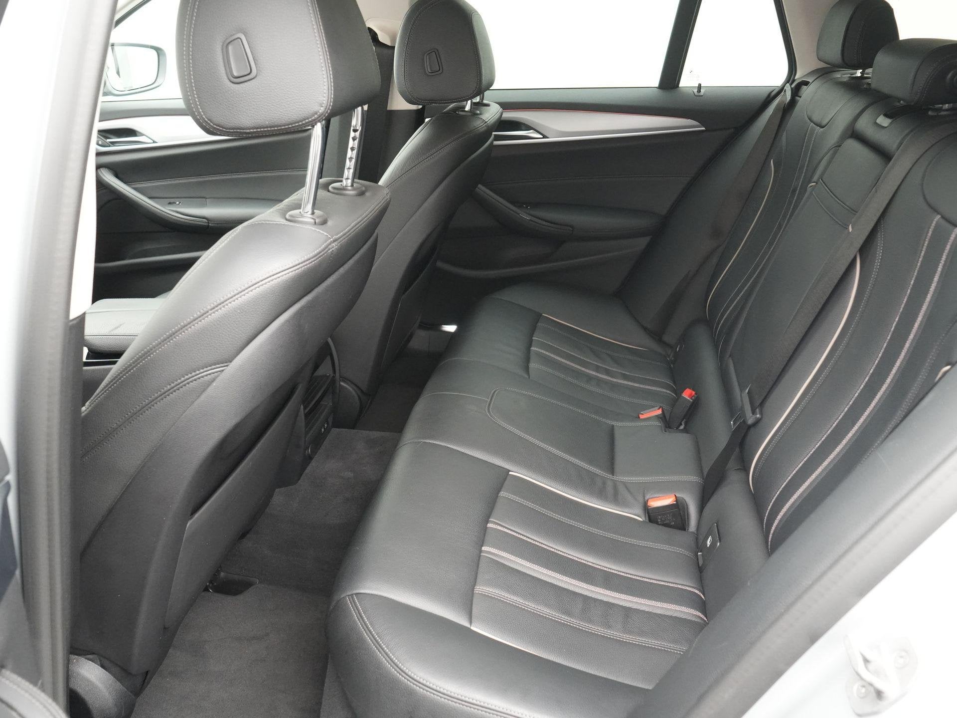 Foto 10 van BMW 5-serie Touring 520i High Executive
