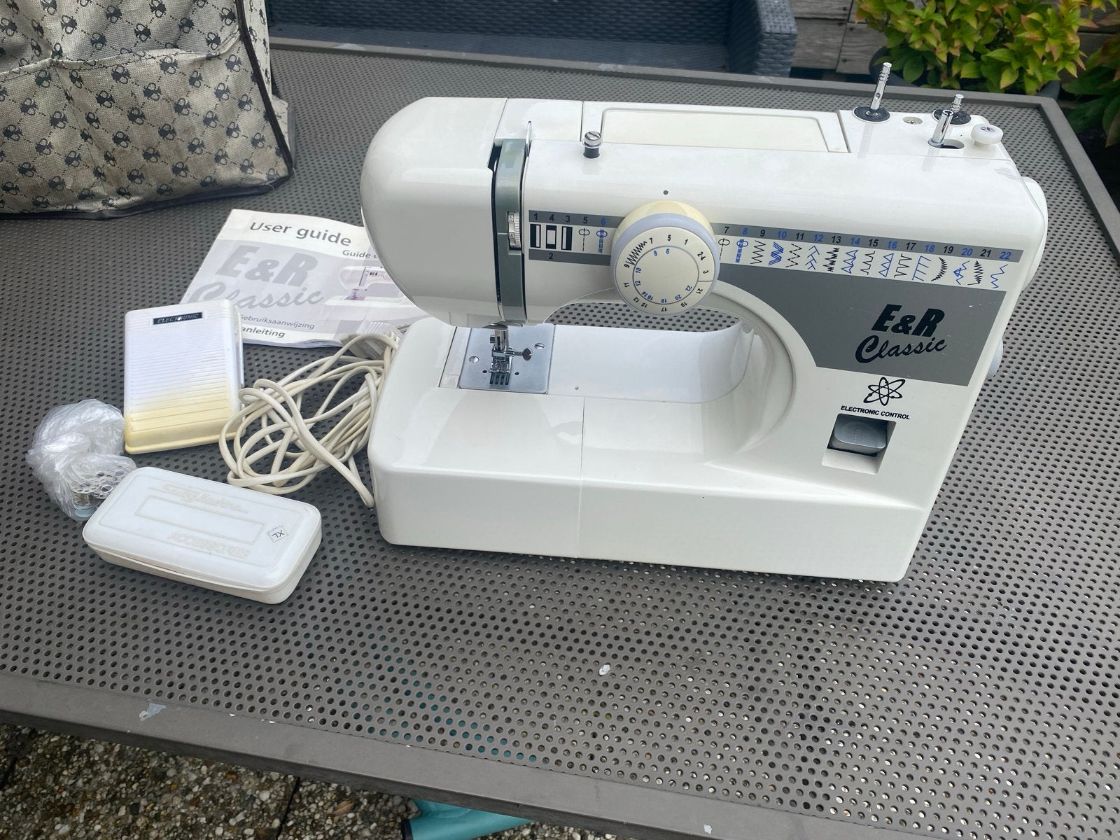 E&R Classic KPN4000 Naaimachine - Zo goed als nieuw, Ophalen, Zo goed als nieuw, Naaimachine, Overige merken