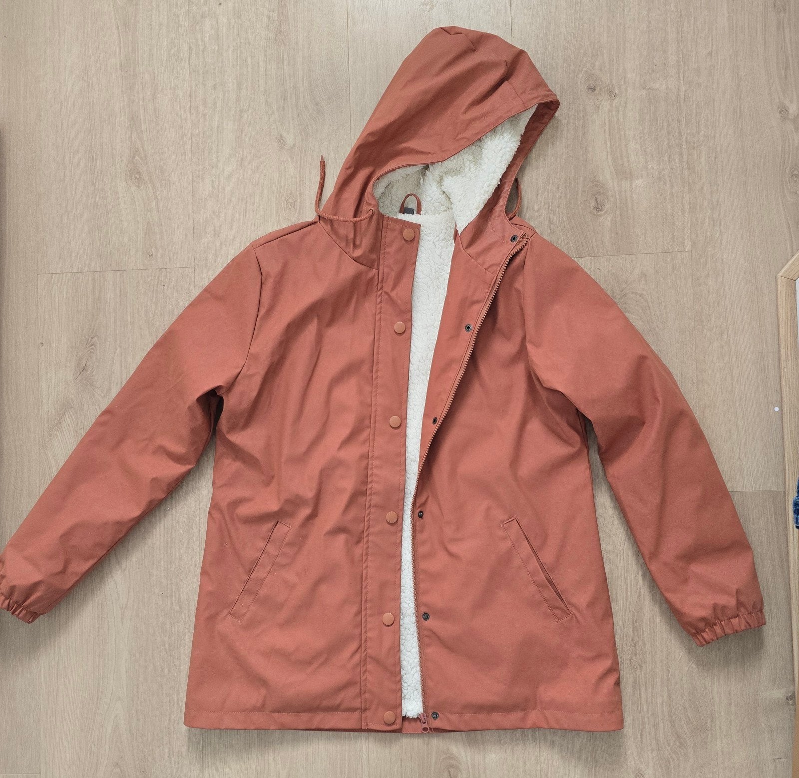 Roze regenjas met teddy voering - Maat 40, Maat 38/40 (M), Ophalen of Verzenden, Roze, Onbekend