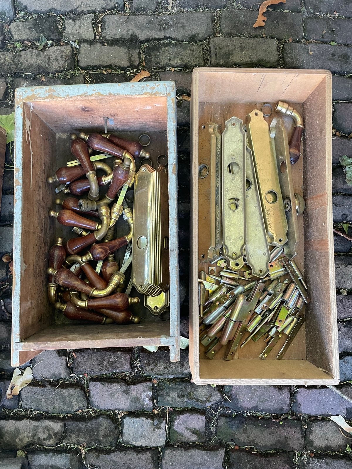 Diverse partij hang- en sluitwerk, klinken en scharnieren, Ophalen of Verzenden, Gebruikt, Koper of Messing, Klink of Kruk