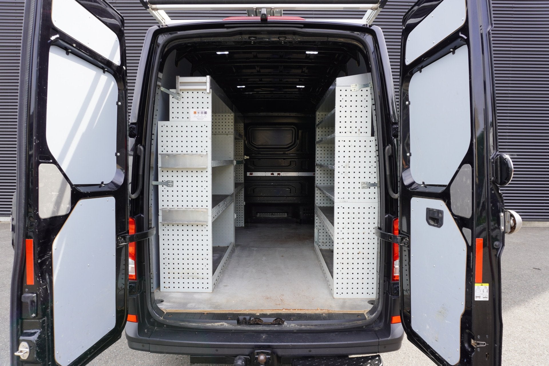 Volkswagen Crafter 180pk Automaat L3H3/L2H2 Navigatie Camera, Auto's, Gebruikt, Euro 6, 4 cilinders, Volkswagen