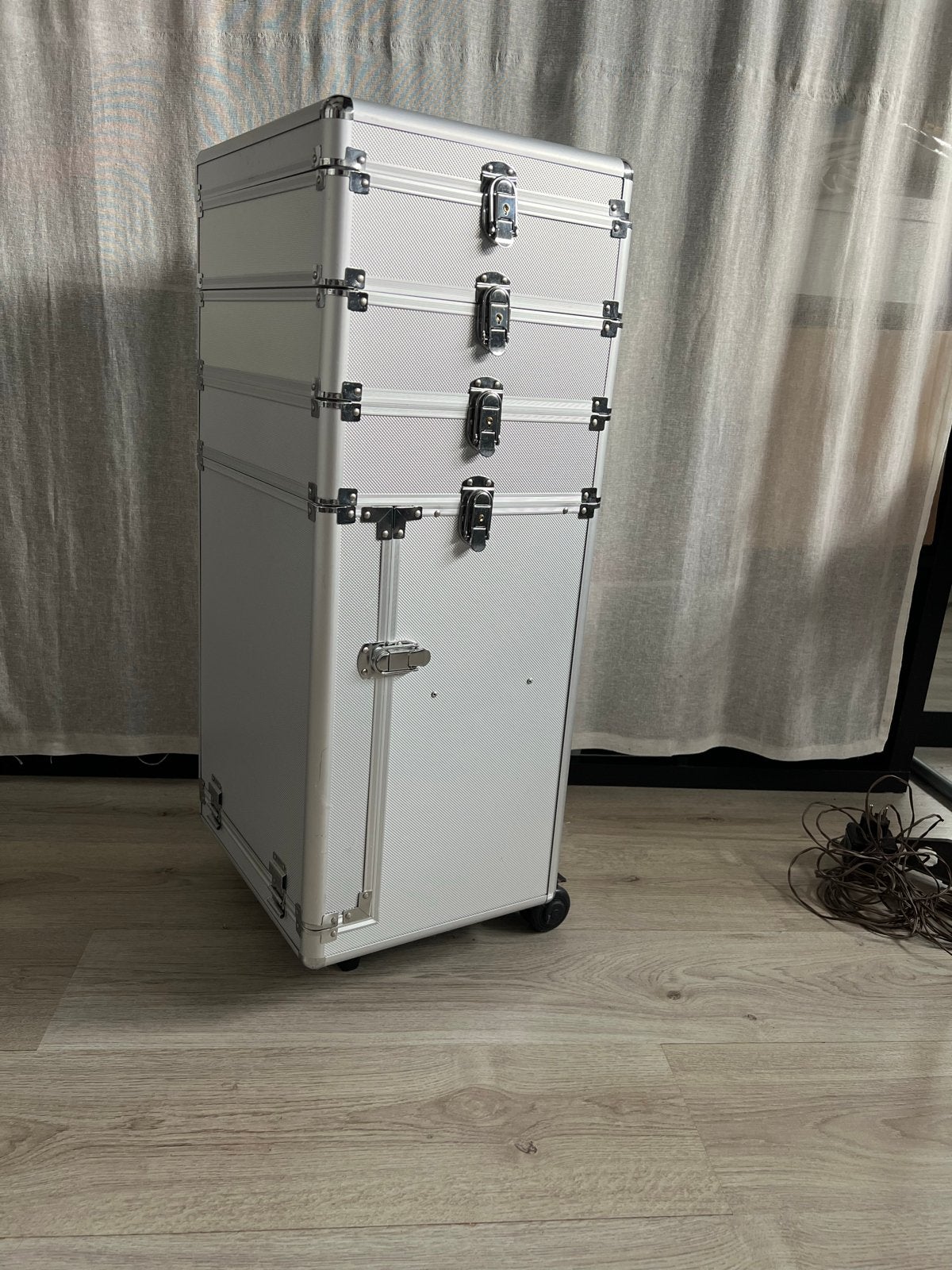 Professionele Make-up Koffer op Wielen - Zilver (83x30x35cm), Ophalen, Overige kleuren, Zo goed als nieuw, Met slot
