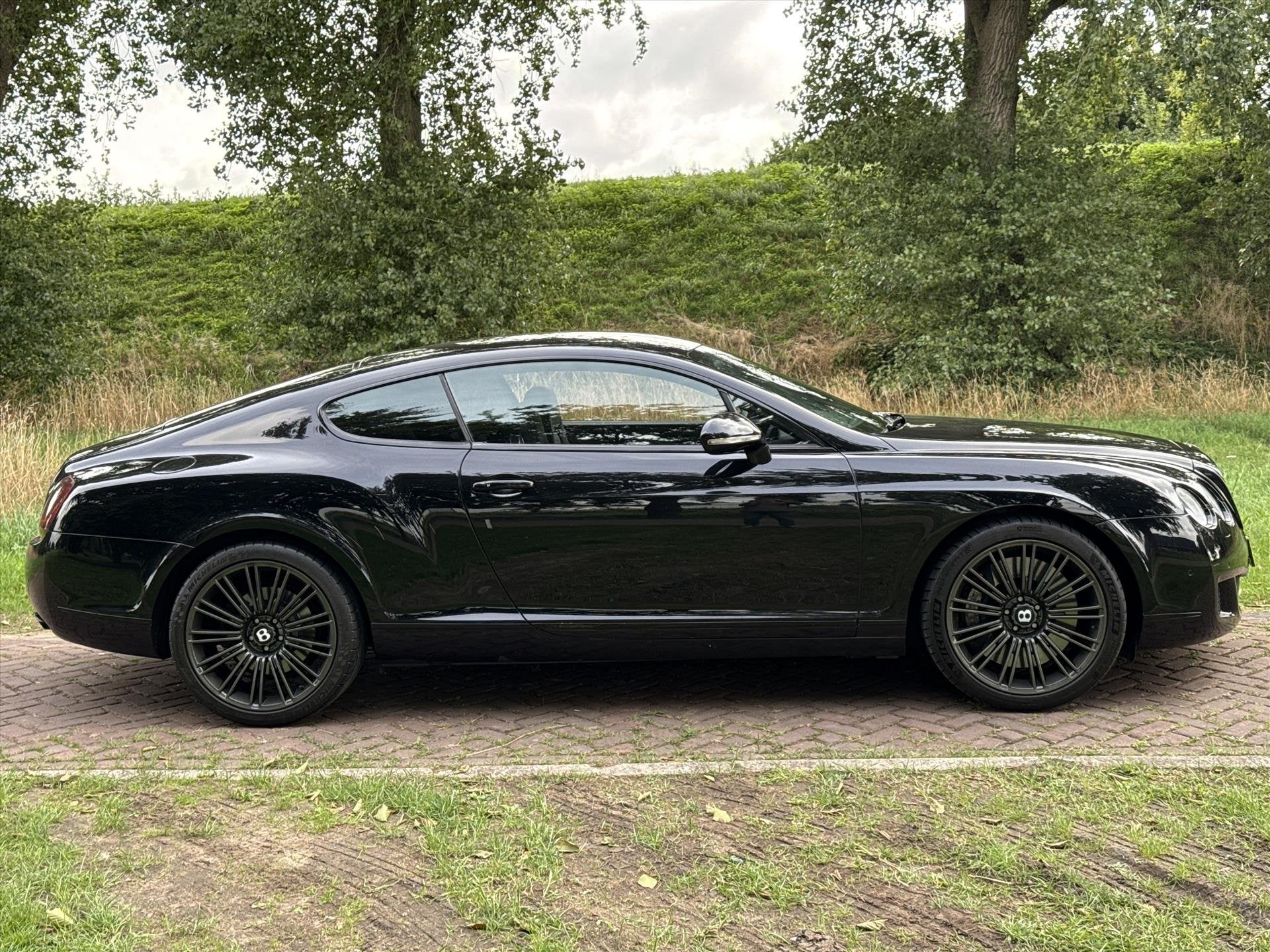 Bentley Continental GT 6.0 W12 560pk WE HEBBEN DE TWEE OP VO, Auto's, Bentley, Automaat, Gebruikt, Zwart, 12 cilinders