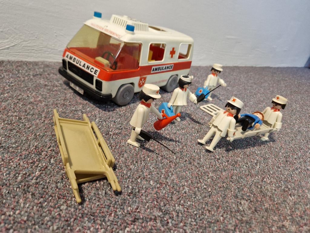 Playmobil vintage ziekenwagen set, Kinderen en Baby's, Speelgoed | Playmobil, Ophalen of Verzenden, Gebruikt