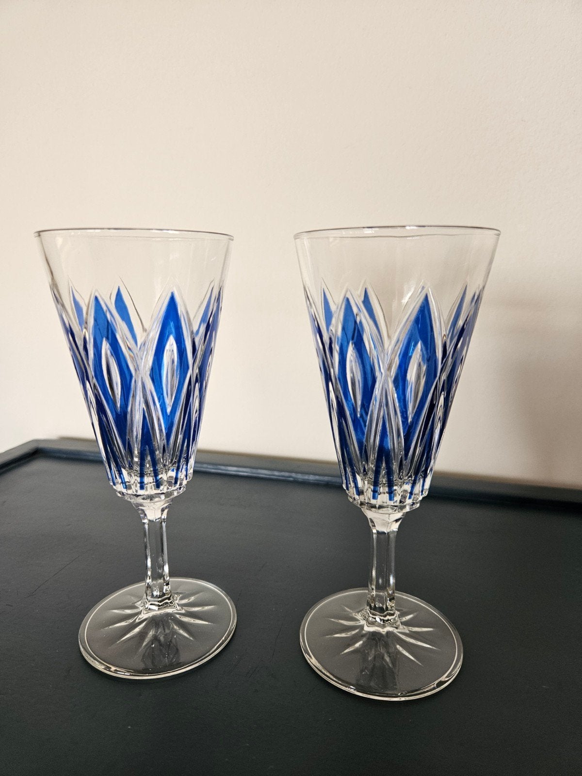 Vintage 2x VMC Reims France Harlequin glas kristal blauw, Antiek en Kunst, Antiek | Glas en Kristal, Ophalen of Verzenden