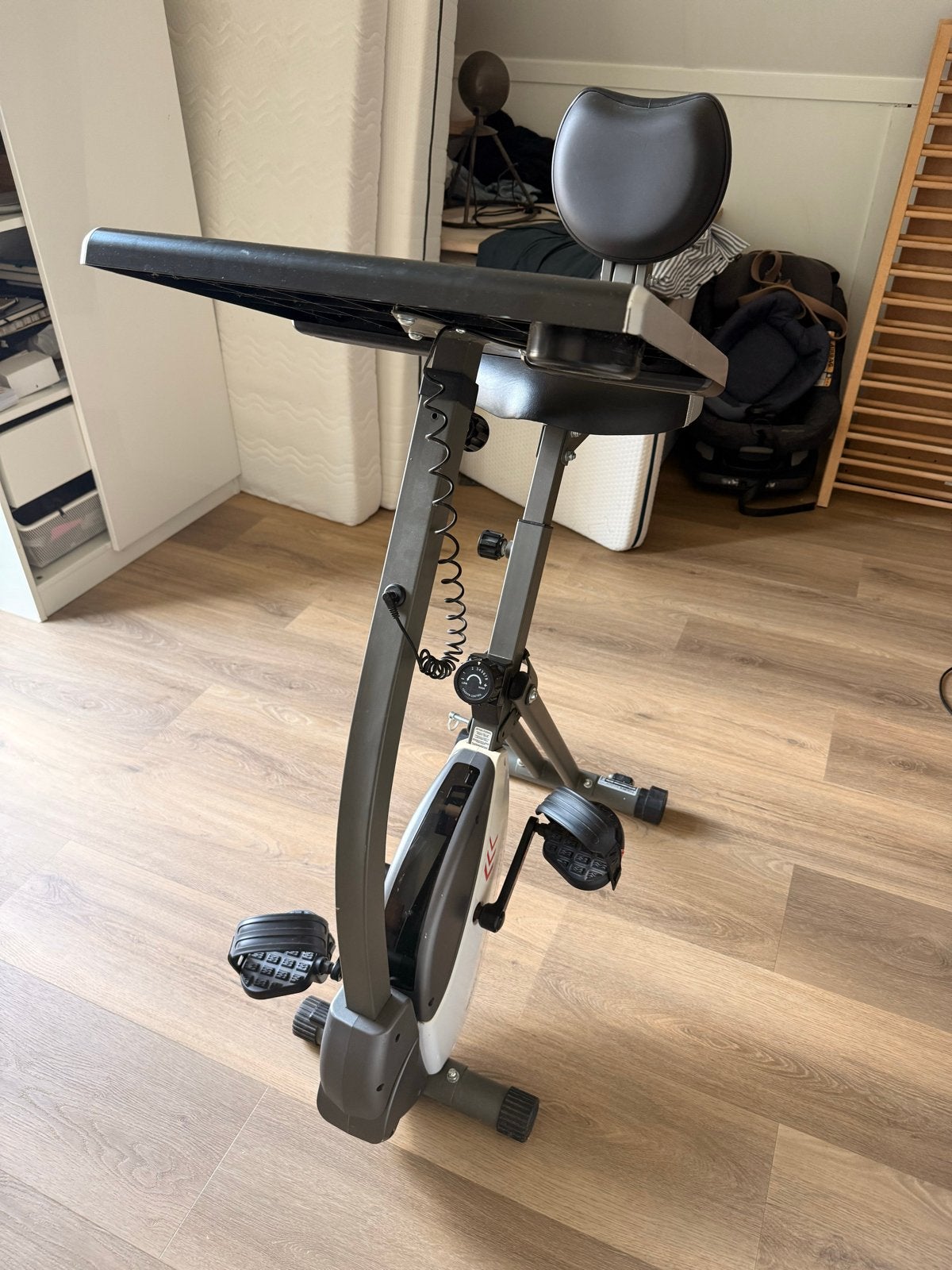 TOORX BRX Office Compact Hometrainer met Bureau, Ophalen, Zo goed als nieuw, Metaal, Benen