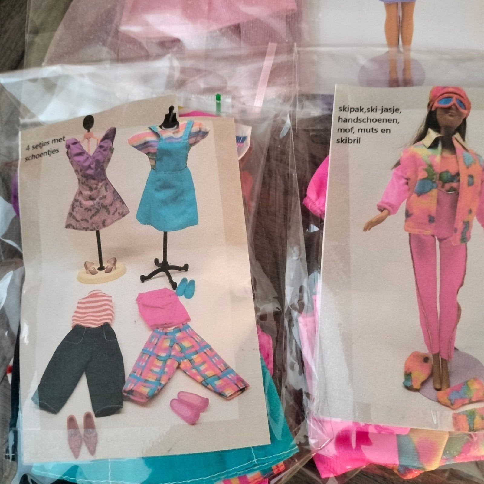 Barbie vintage kleding, Ophalen of Verzenden, Zo goed als nieuw, Historisch
