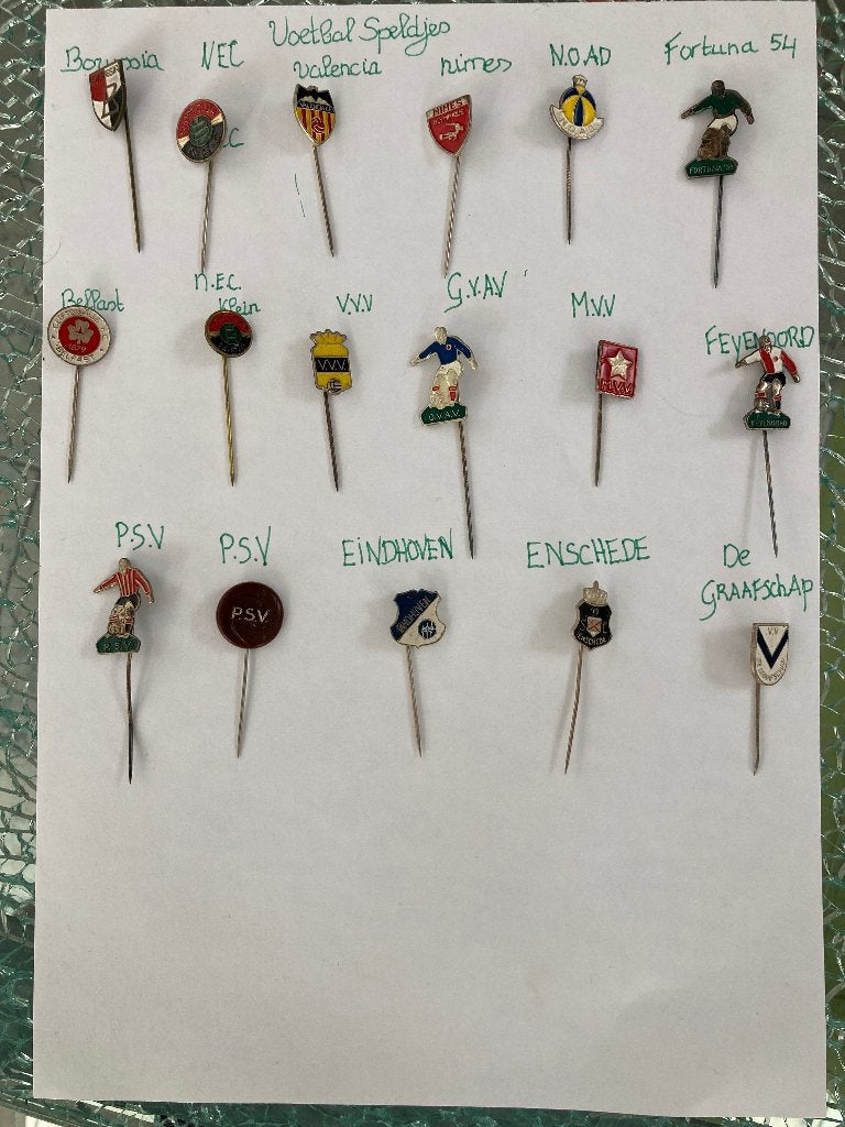 SPELDJES(voetbal), Verzamelen, Speldjes, Pins en Buttons, Ophalen of Verzenden, Gebruikt, Sport