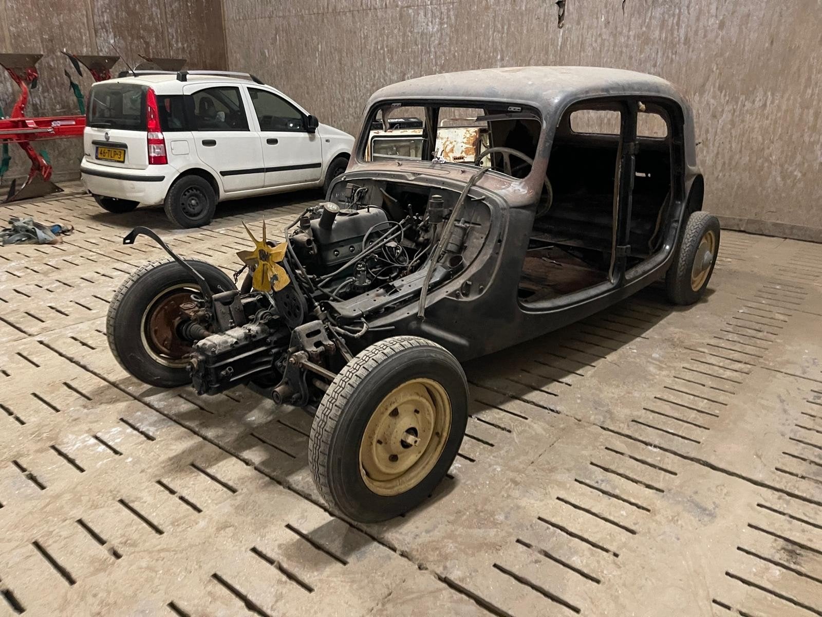 Citroën Traction project met veel onderdelen (2 stuks), Auto-onderdelen, Ophalen, Gebruikt, Citroën, Voor
