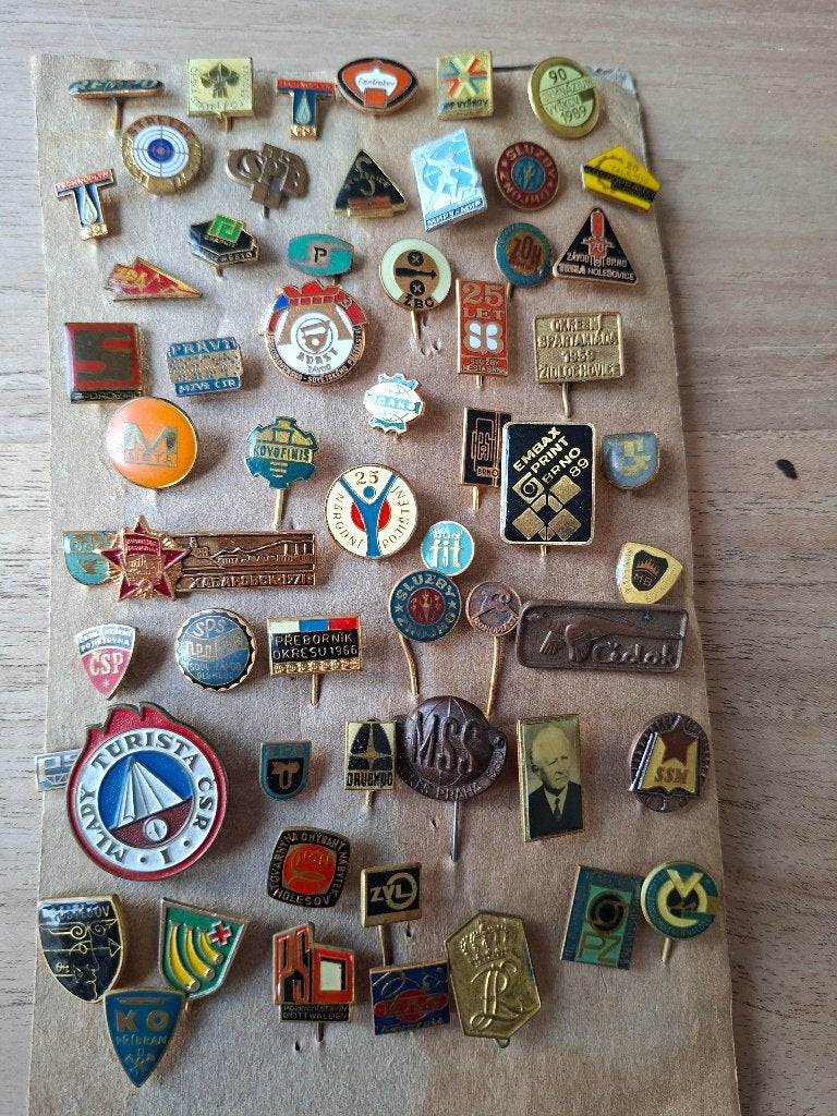 Speldjes voornamelijk Oostblok, Ophalen of Verzenden, Gebruikt, Overige onderwerpen, Speldje of Pin