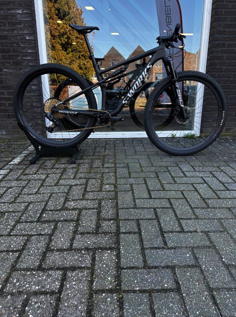 Specialized EPIC SW carbon/white M CARBON/WHITE/SPECTRAFLAIR, Overige merken, Gebruikt, -, - 0
-, NL