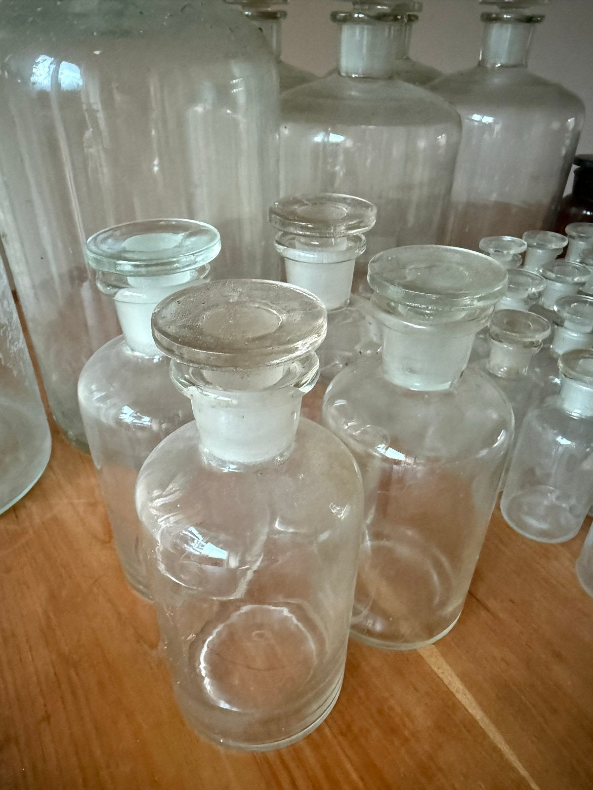 4 grote glazen apothekersflessen/laboratoriumfles met stolp, Ophalen