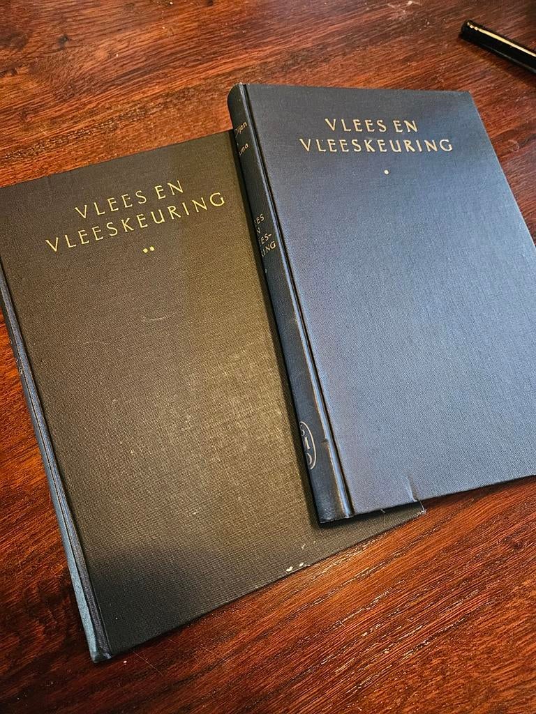Vlees en Vleeskeuring - Deel 1 (1951) en Deel 2 (1950), Ophalen of Verzenden, Zo goed als nieuw, Overige onderwerpen, C.F. van Oijen en K. Reitsma