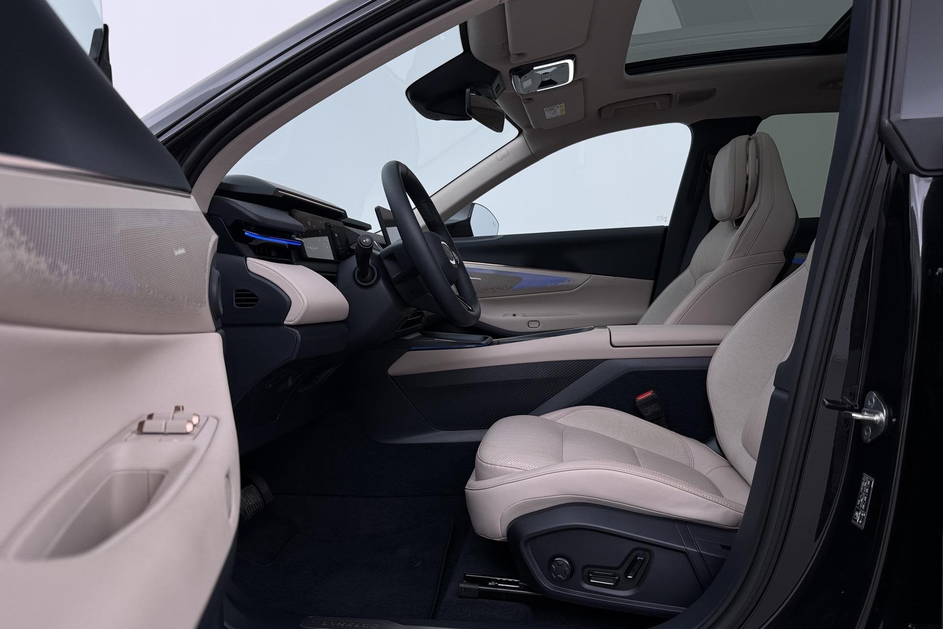 Lynk&co 08 1.5 More | Harman/Kardon | Panoramadak | Massage+, Auto's, Gebruikt, Euro 6, Zwart, Plug-in hybride