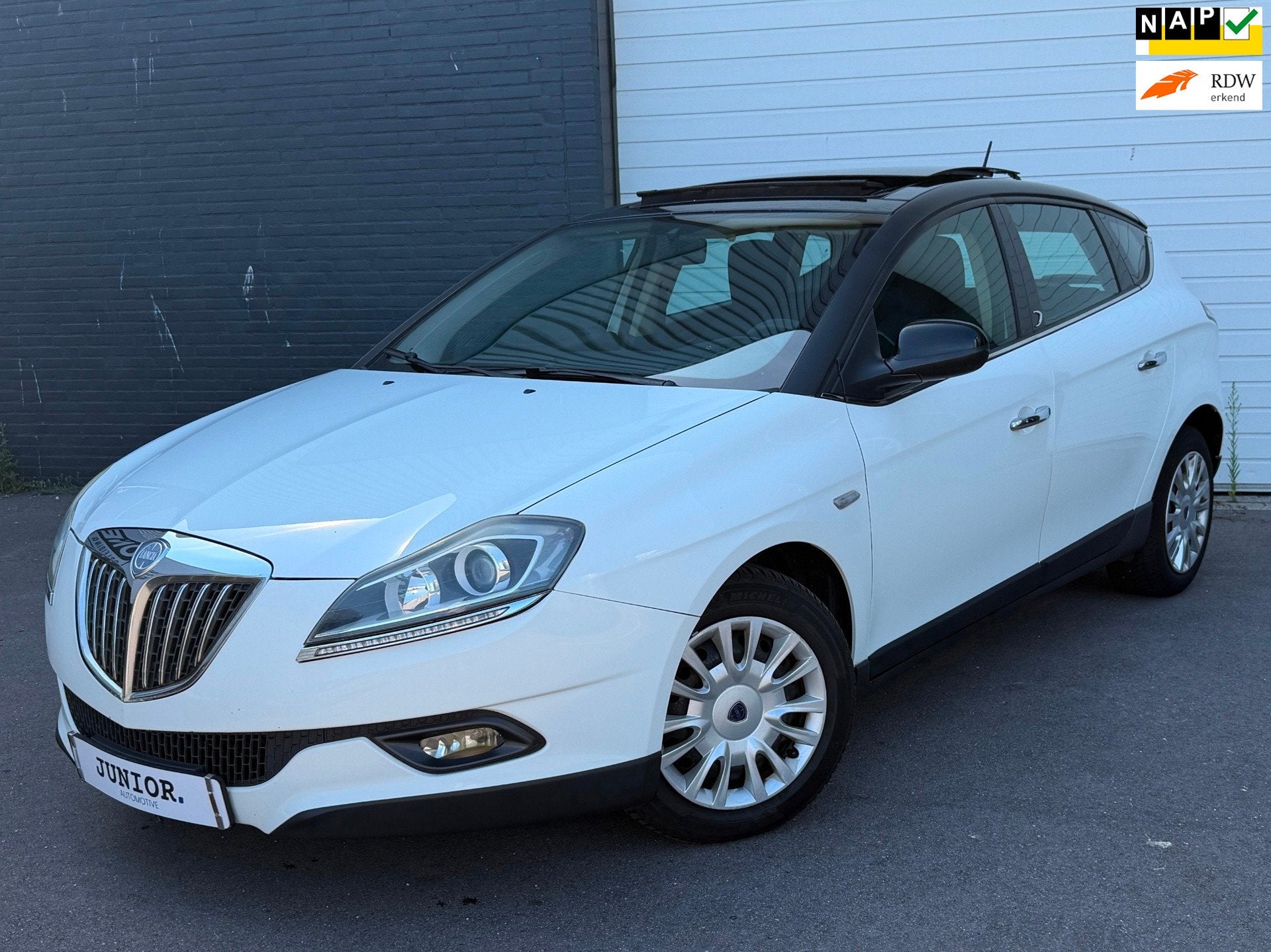Lancia Delta 1.4-16V Argento PANORAMADAK/XENON/AIRCO, Voorwielaandrijving, Euro 5, Stof, Gebruikt