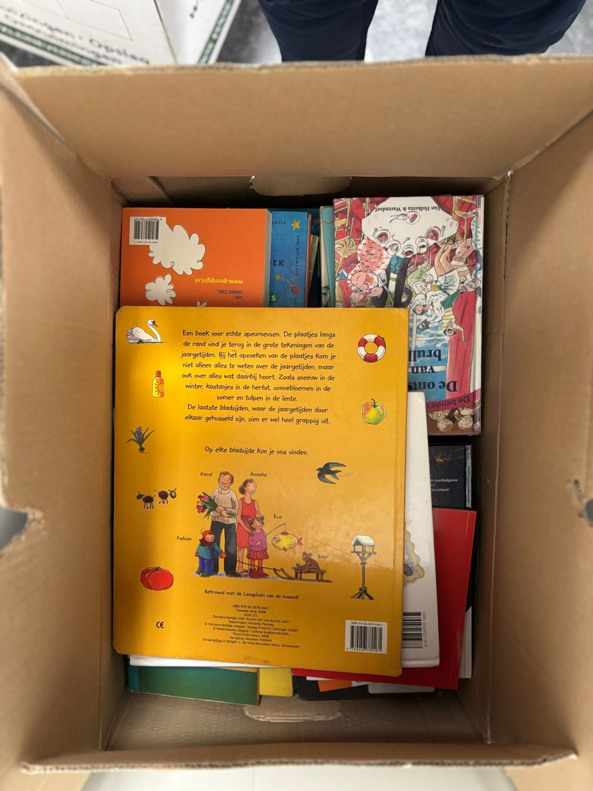 Grote doos vol diverse boeken: kinderboeken, romans, reisgid, Ophalen, Gelezen, Nederland