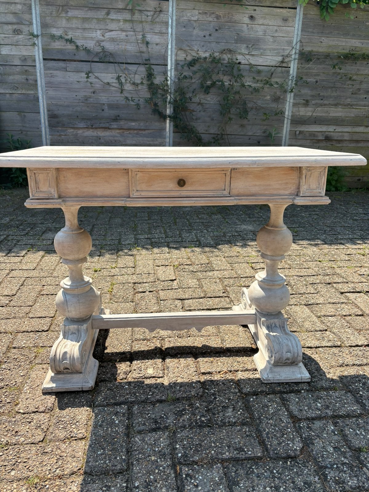 Kloosterstijl bijzet tafeltje, Huis en Inrichting, Tafels | Sidetables, Ophalen, Gebruikt, 50 tot 100 cm, Kloosterstijl