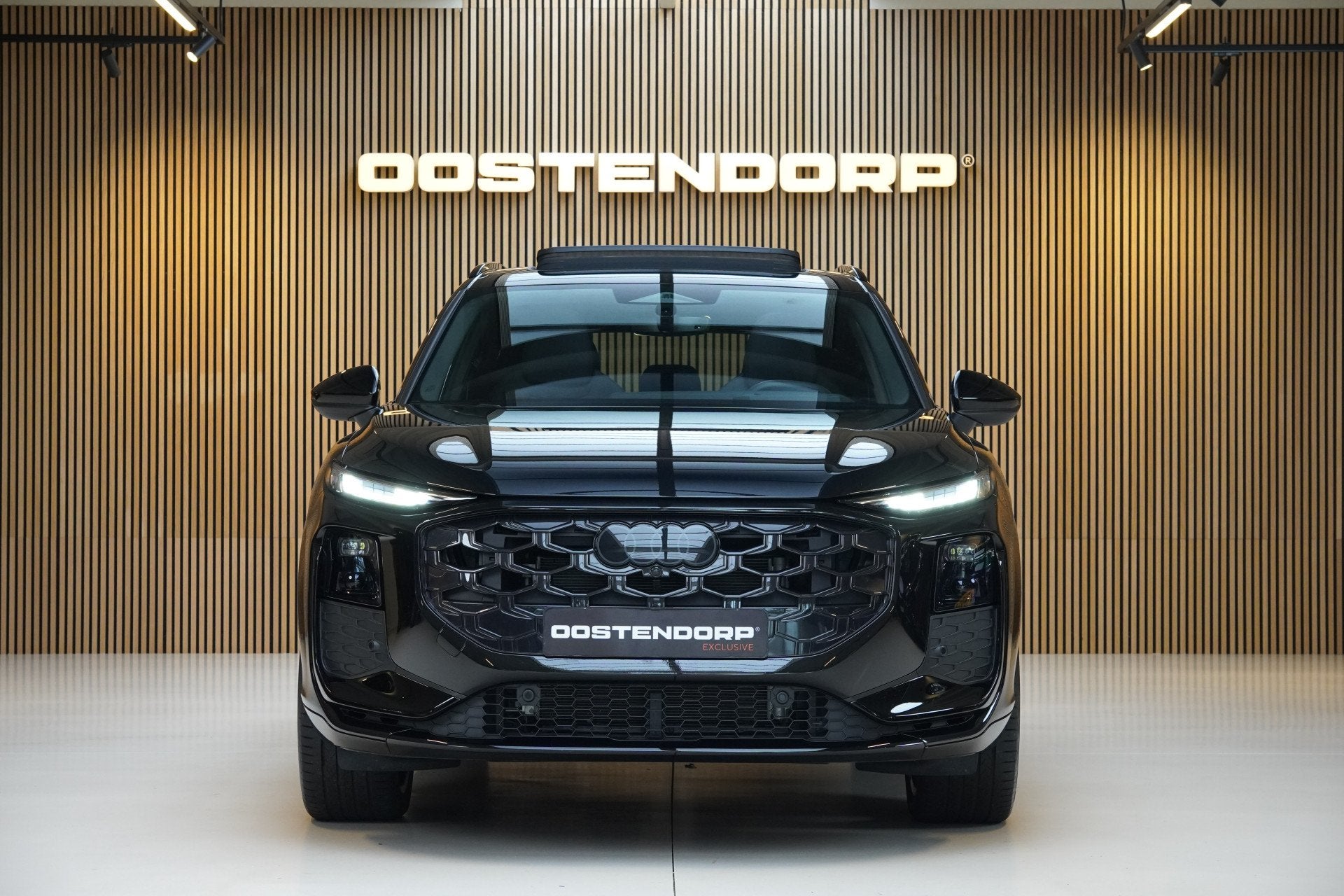 Audi Q3 1.5/272pk 200kW e-hybrid S-Line Blackstyle|2025|Pano, Auto's, Audi, Dealer onderhouden, Zwart, 4 cilinders, Automatische klimaatregeling