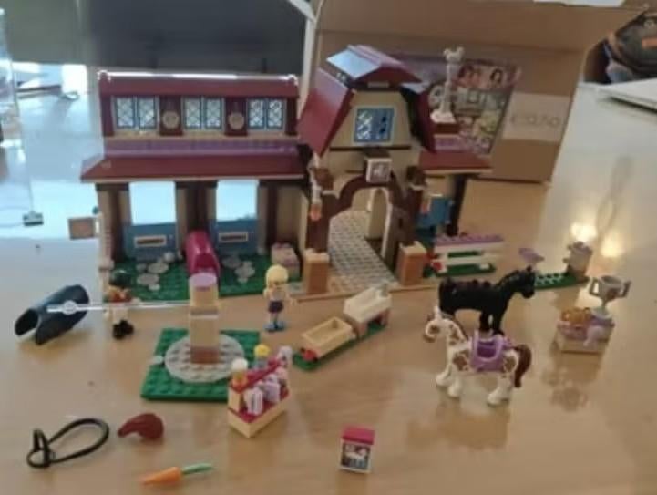 LEGO Friends 41126 Heartlake Rijclub Compleet, Lego, Compleet, Friends, Ophalen of Verzenden