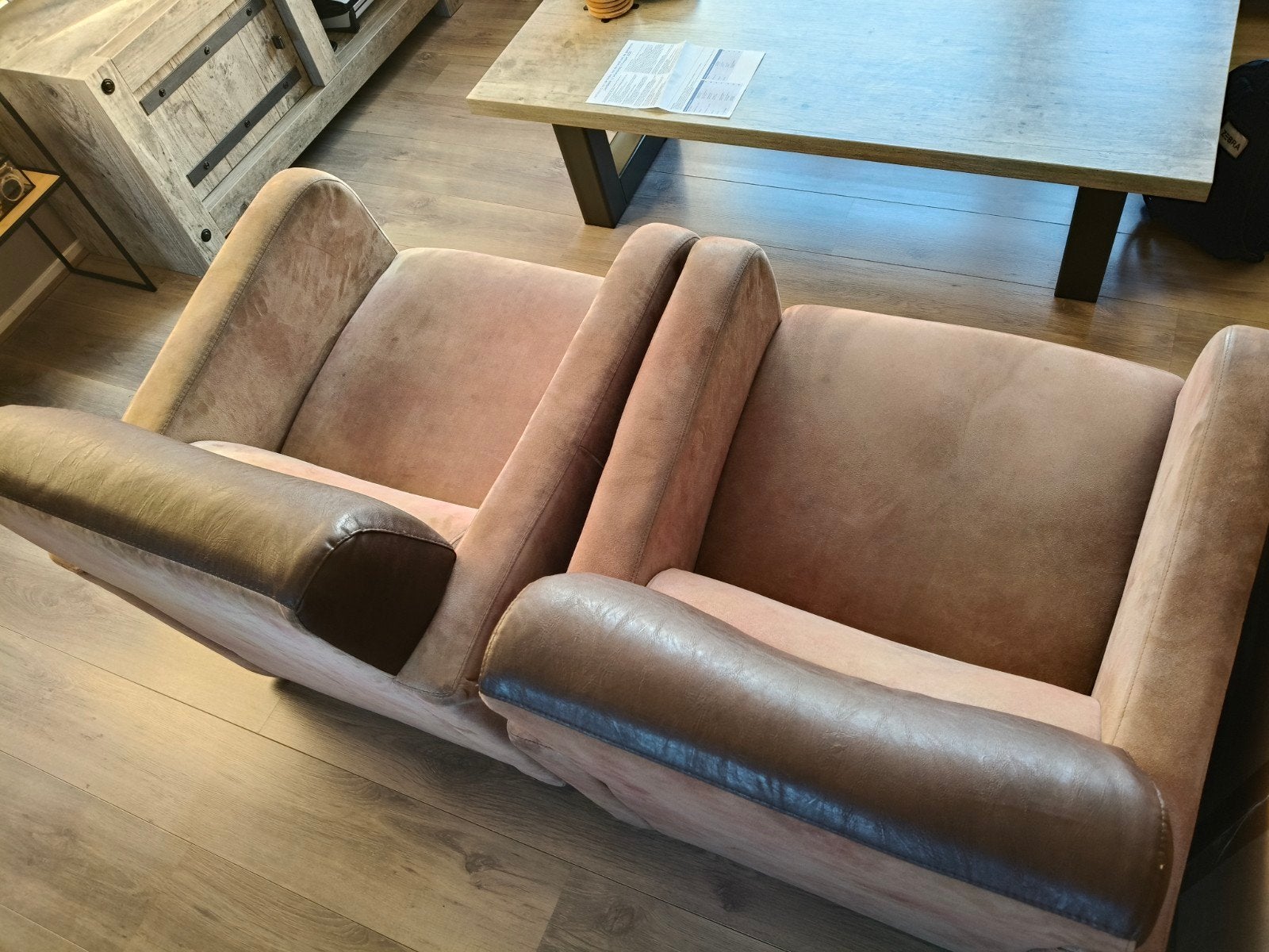 2 comfortabele donkerbruine lounge fauteuils – nette staat, Huis en Inrichting, Fauteuils, Ophalen, Gebruikt, 75 tot 100 cm, 75 tot 100 cm