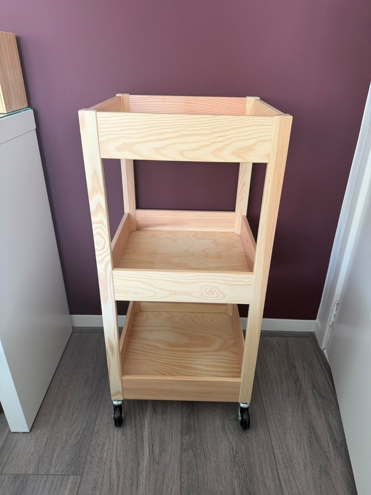 IKEA LOSHULT Roltafel - Grenen, 38x38x82 cm, Ophalen, Zo goed als nieuw
