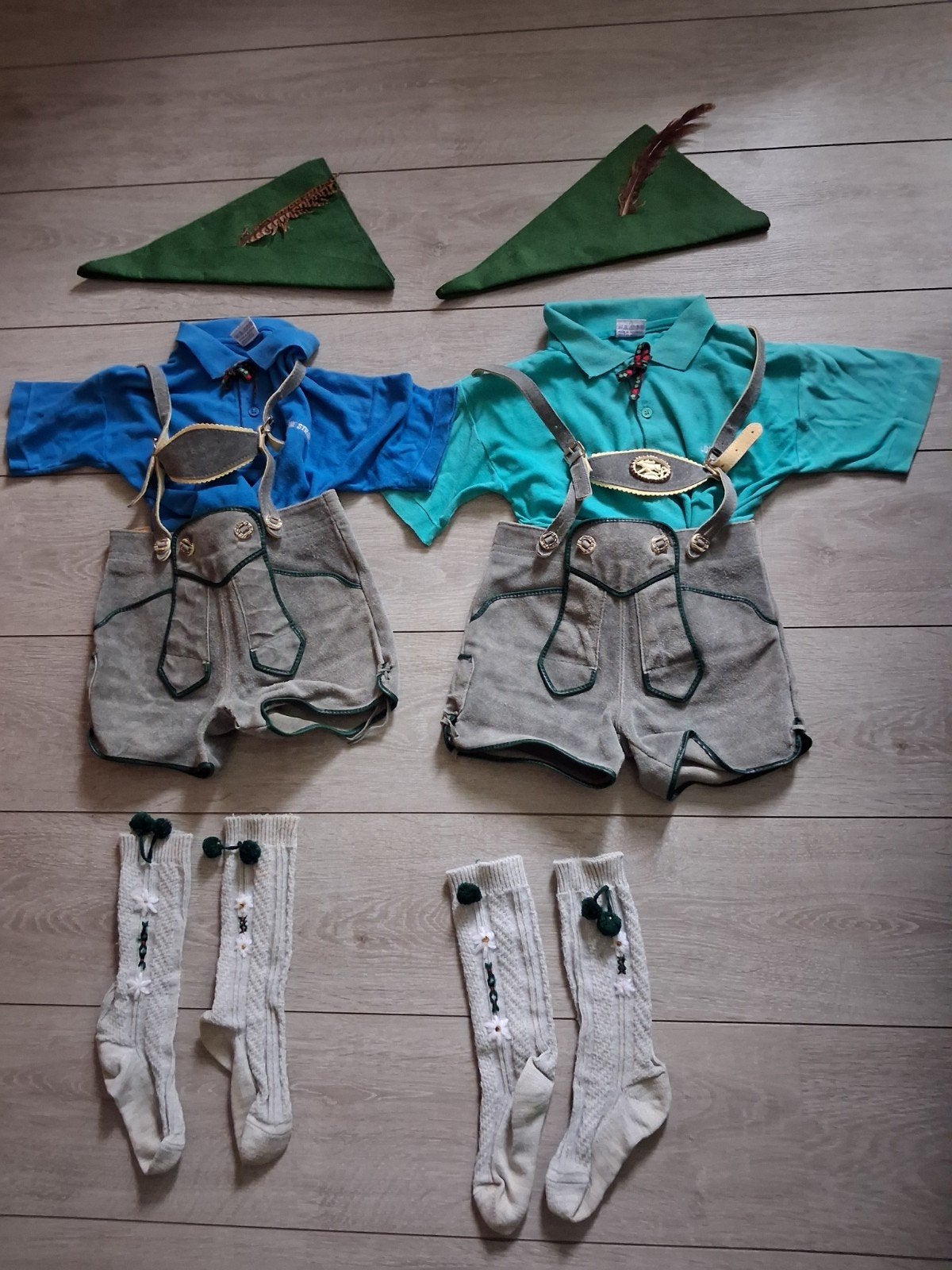 2x Lederhosen set met bloes en hoed en sok a €20,00, perstuk, Ophalen, Gebruikt, Jongen