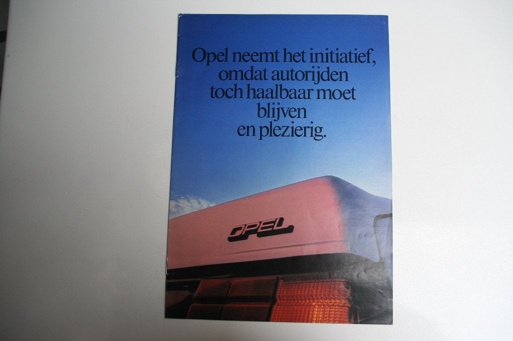 Opel 'Opel neemt het initiatief,.......' (9-1981) (25), Ophalen of Verzenden, Nieuw, Opel